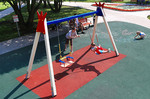 Double chain swing